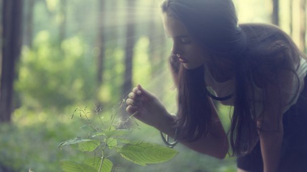 Vida Ipektchi, Masters Alumni 2012, Photography by Linn Kuhlmann. Photo via ESMOD Berlin.