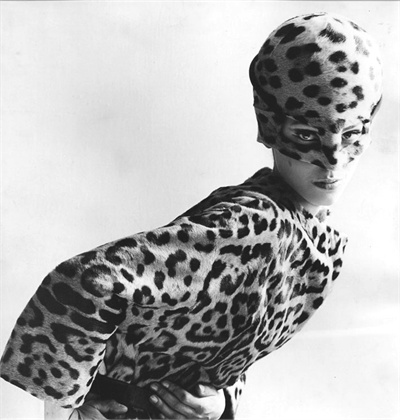 1965 VOGUE photo by Leombruno Bodi with  leopard print firmly on trend. Photo via VOGUE.it