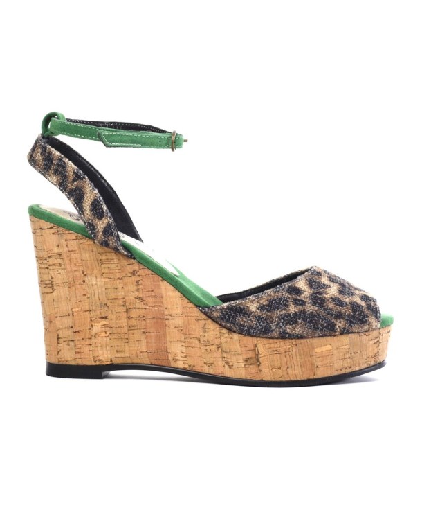 Cri de Coeur are a leading manufacturer of vegan shoes.